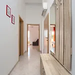 Orange Apartment Medulin
