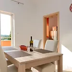 Orange Apartment *