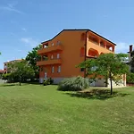 Apartment Orange *